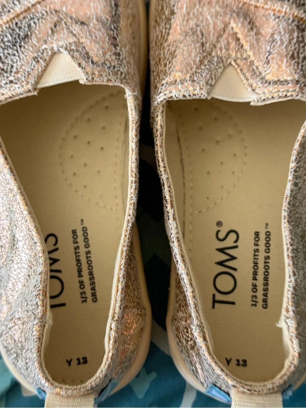 Kids TOMS flats